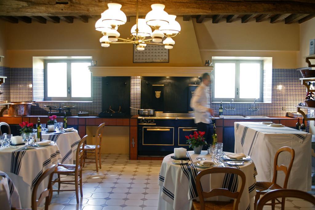 Le Mas De Peint - Hotel Et Restaurant Arles Bagian luar foto